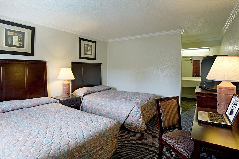 Dream Inn Φρέσνο Δωμάτιο φωτογραφία